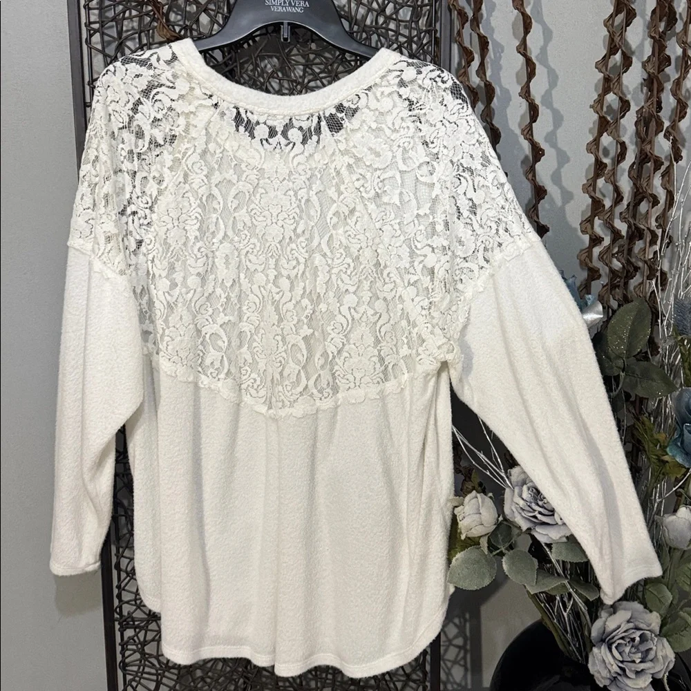 Eyeshadow Winter White Lace Back Knit Top 2X Cozy Boho Sweatshirt Style.